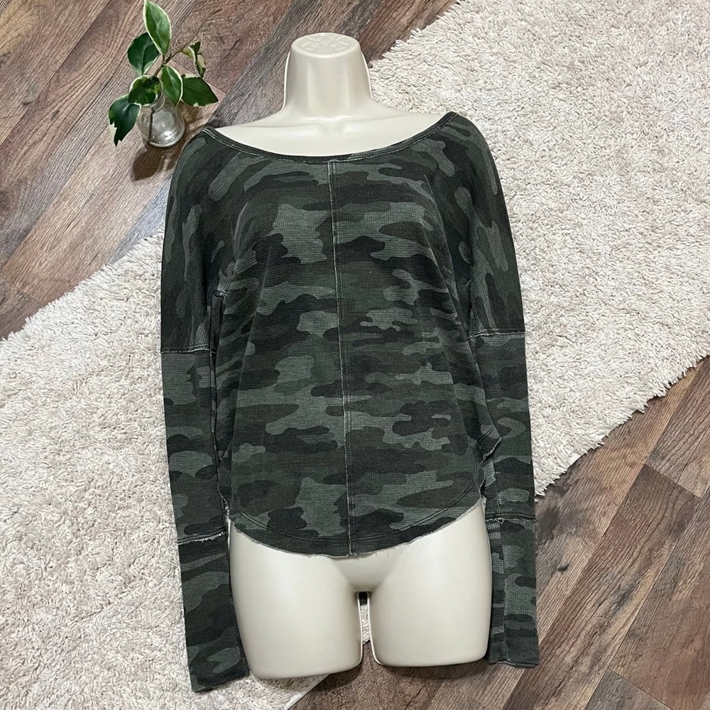 💟 Lucky Brand Green Camouflage Long Sleeve Tee